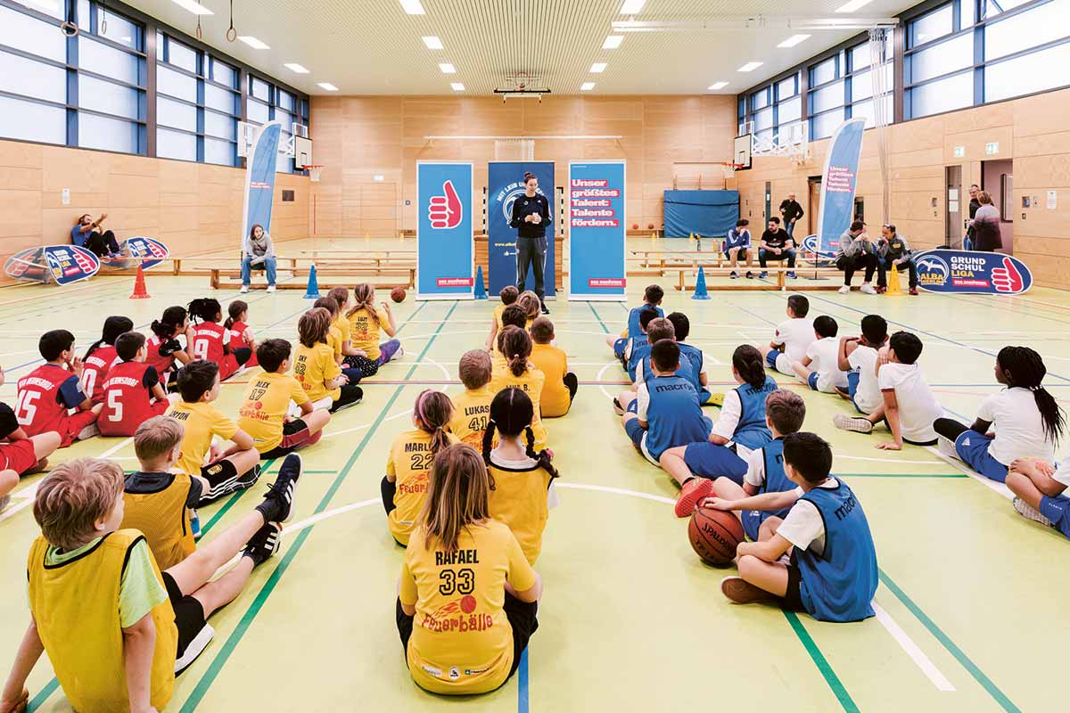 Bei einem Turnier an der Charlie-Chaplin-Grundschule traten vier Teams der Grundschulliga gegeneinander an