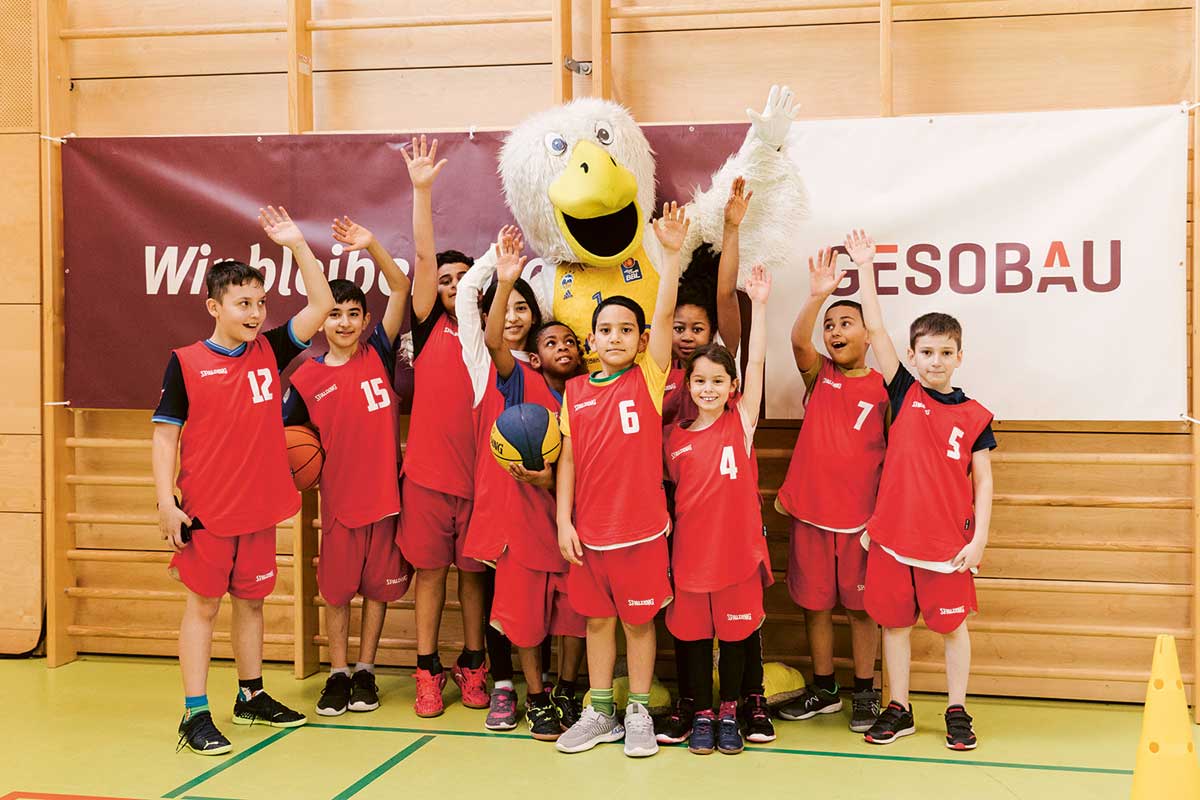 Im Team zum Erfolg: Die Mannschaft aus Hermsdorf schwört sich auf den Sieg ein