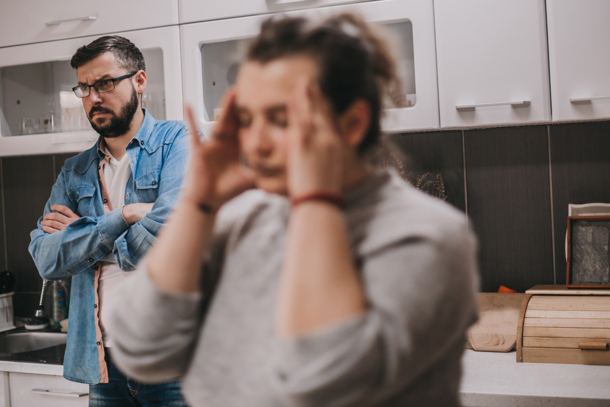 In Krisenzeiten nimmt der Stress zu. Einige Eltern sind dann im Alltag schnell überfordert.