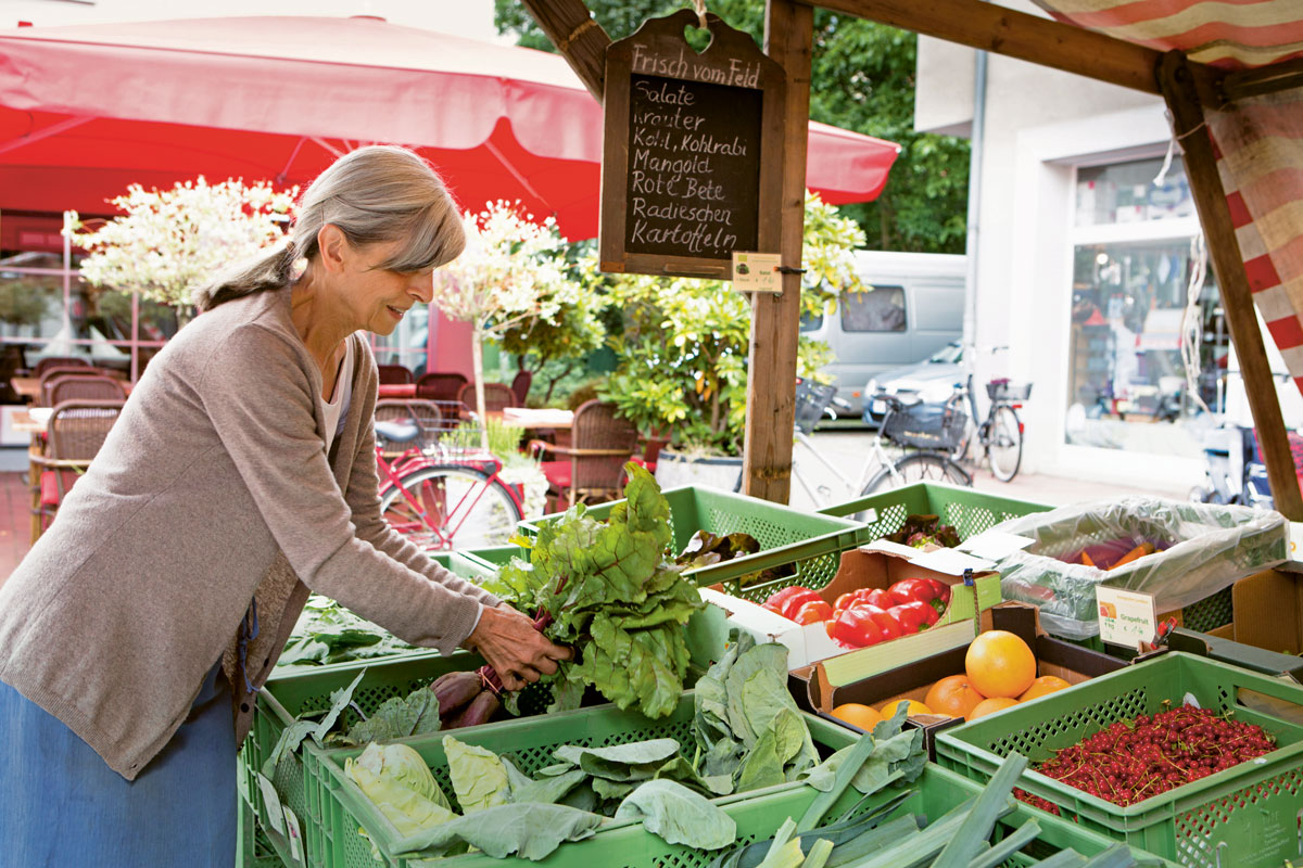 Frische Ware aus der Region: Wer zum Ende des Markttages kommt, kann oft gute Schnäppchen machen