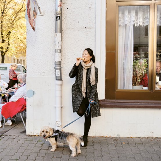 Die Köchin und Unternehmerin Lauren Lee zeigt das Komponistenviertel