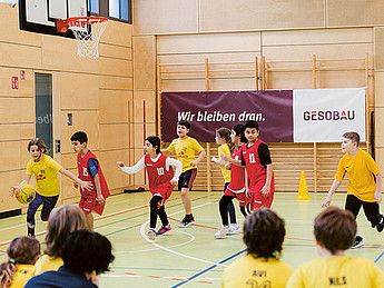 Die GESOBAU fördert das Projekt „ALBA macht Schule“ seit 2012.