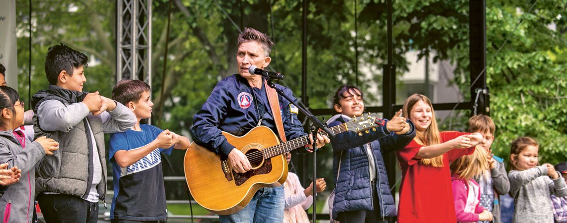 Keine Angst vor der großen Bühne: Das VIERTEL FEST lädt zum Mitmachen ein