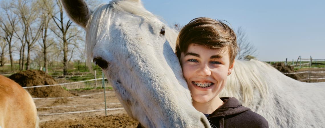 Kuscheleinheiten: Luke kennt die Tiere auf dem Kinderbauernhof „Spielewald Eiche“ recht gut. Er ist nach der Schule häufig auf dem Hof aktiv