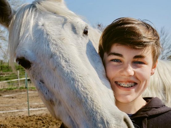 Kuscheleinheiten: Luke kennt die Tiere auf dem Kinderbauernhof „Spielewald Eiche“ recht gut. Er ist nach der Schule häufig auf dem Hof aktiv