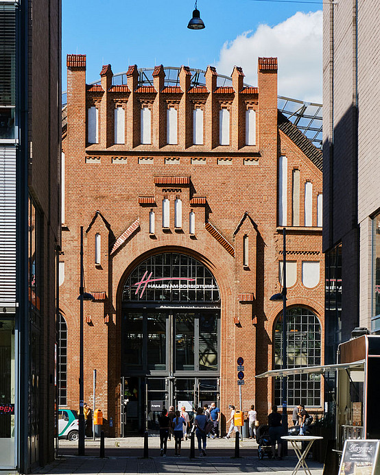 In den Hallen am Borsigturm befindet sich heute ein Einkaufszentrum. Früher wurden hier Werkzeugmaschinen hergestellt